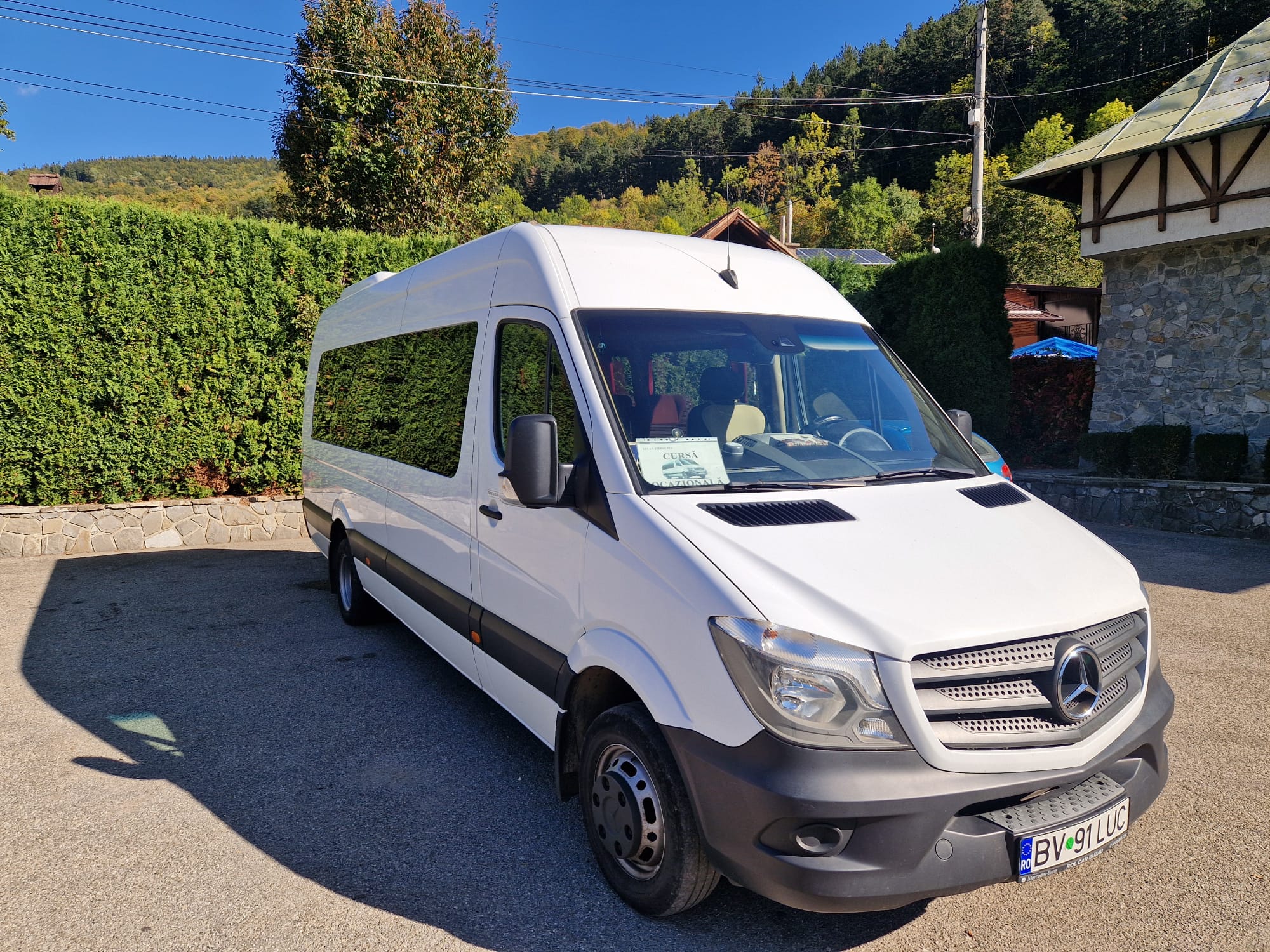 Microbuz 8–20 locuri